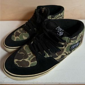 Vans Half Cab size 10 Camo w og box $25obo